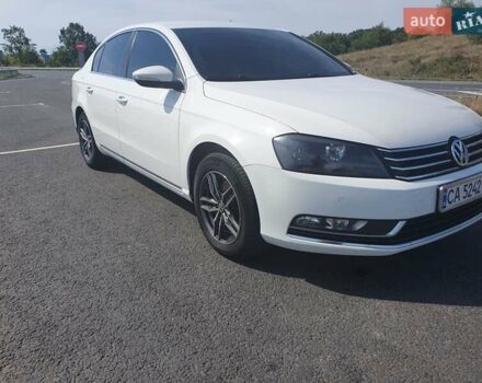 Белый Фольксваген Пассат, объемом двигателя 1.97 л и пробегом 300 тыс. км за 12000 $, фото 18 на Automoto.ua