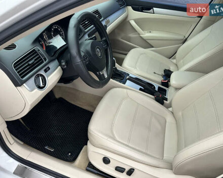 Белый Фольксваген Пассат, объемом двигателя 2 л и пробегом 267 тыс. км за 10499 $, фото 12 на Automoto.ua