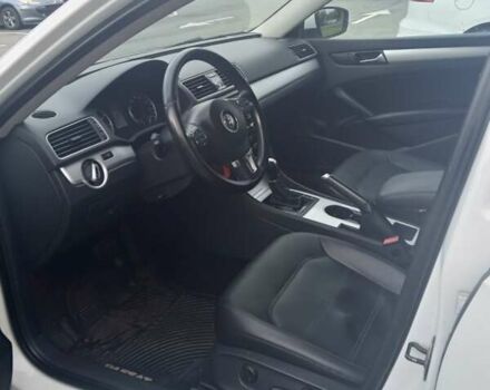 Білий Фольксваген Пассат, об'ємом двигуна 2.5 л та пробігом 174 тис. км за 11700 $, фото 14 на Automoto.ua