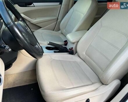 Білий Фольксваген Пассат, об'ємом двигуна 2.5 л та пробігом 159 тис. км за 10990 $, фото 23 на Automoto.ua