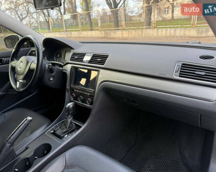 Білий Фольксваген Пассат, об'ємом двигуна 2.5 л та пробігом 220 тис. км за 10000 $, фото 10 на Automoto.ua