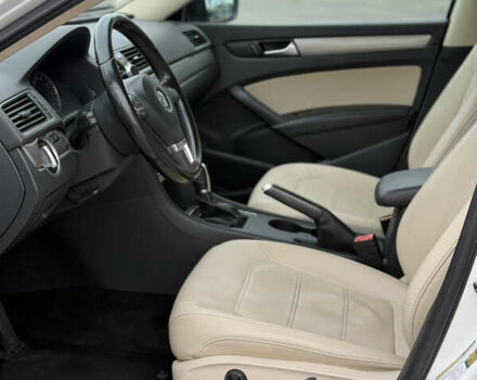 Фольксваген Пассат 2013 в Николаеве на Automoto.ua Белый Фольксваген Пассат, объемом двигателя 2.5 л и пробегом 170 тыс. км за 9900 $, фото 1 на Automoto.ua