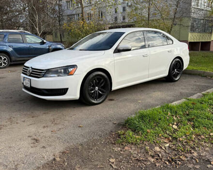 Білий Фольксваген Пассат, об'ємом двигуна 2.5 л та пробігом 220 тис. км за 10000 $, фото 4 на Automoto.ua