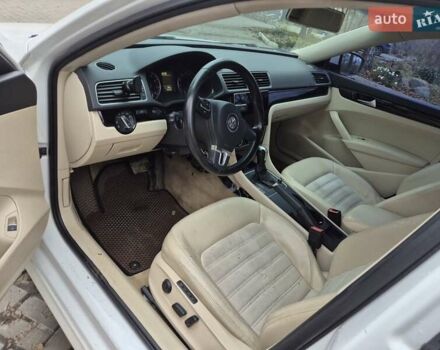 Белый Фольксваген Пассат, объемом двигателя 2.5 л и пробегом 250 тыс. км за 8000 $, фото 9 на Automoto.ua