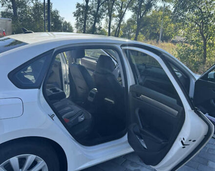 Білий Фольксваген Пассат, об'ємом двигуна 2.46 л та пробігом 241 тис. км за 9100 $, фото 24 на Automoto.ua