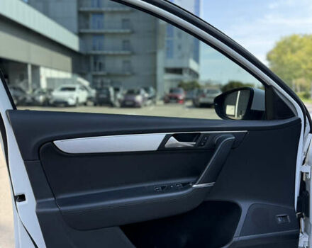 Білий Фольксваген Пассат, об'ємом двигуна 1.8 л та пробігом 210 тис. км за 8900 $, фото 13 на Automoto.ua