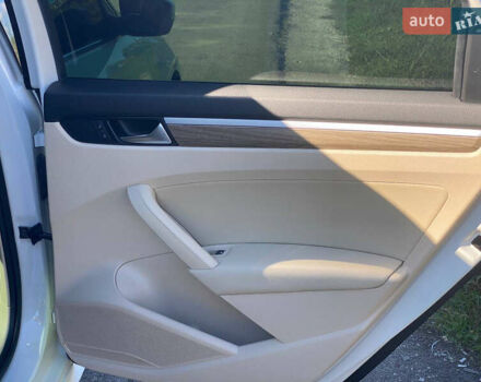 Белый Фольксваген Пассат, объемом двигателя 2.5 л и пробегом 126 тыс. км за 10600 $, фото 33 на Automoto.ua