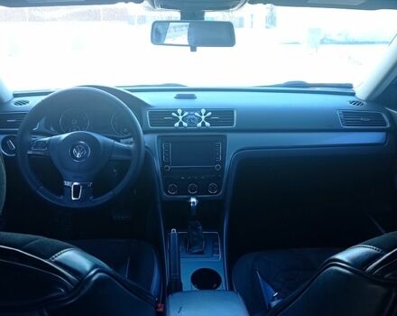 Белый Фольксваген Пассат, объемом двигателя 2.5 л и пробегом 201 тыс. км за 10500 $, фото 9 на Automoto.ua