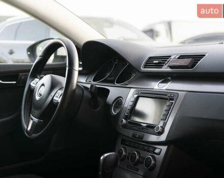 Белый Фольксваген Пассат, объемом двигателя 2 л и пробегом 367 тыс. км за 11300 $, фото 11 на Automoto.ua