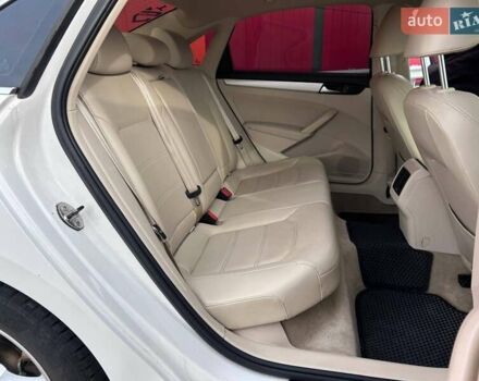 Білий Фольксваген Пассат, об'ємом двигуна 2.5 л та пробігом 158 тис. км за 11290 $, фото 8 на Automoto.ua