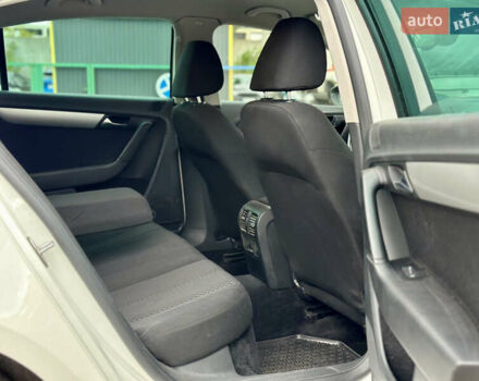 Фольксваген Пассат 2013 в Киеве на Automoto.ua Белый Фольксваген Пассат, объемом двигателя 1.6 л и пробегом 194 тыс. км за 11400 $, фото 18 на Automoto.ua