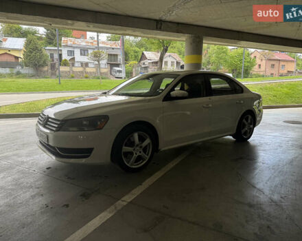 Білий Фольксваген Пассат, об'ємом двигуна 2.5 л та пробігом 250 тис. км за 8700 $, фото 2 на Automoto.ua
