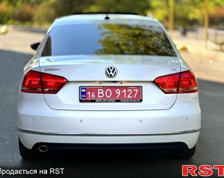 Белый Фольксваген Пассат, объемом двигателя 2 л и пробегом 130 тыс. км за 13300 $, фото 3 на Automoto.ua