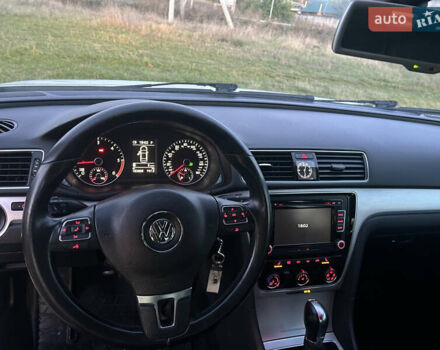 Фольксваген Пассат 2013 в Новоукраинке на Automoto.ua Белый Фольксваген Пассат, объемом двигателя 1.97 л и пробегом 181 тыс. км за 13300 $, фото 13 на Automoto.ua