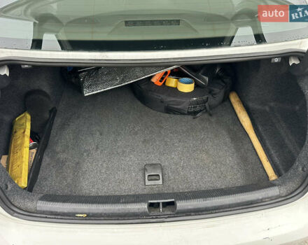 Белый Фольксваген Пассат, объемом двигателя 2.48 л и пробегом 226 тыс. км за 8900 $, фото 17 на Automoto.ua