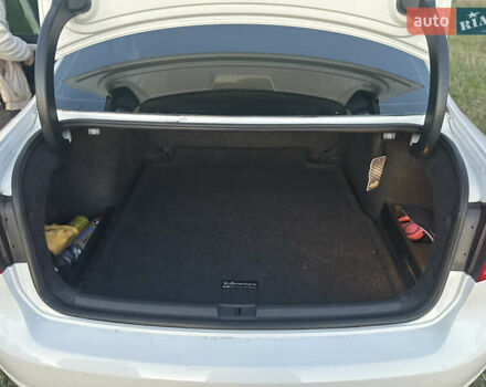 Фольксваген Пассат 2013 в Новоукраинке на Automoto.ua Белый Фольксваген Пассат, объемом двигателя 1.97 л и пробегом 181 тыс. км за 13300 $, фото 15 на Automoto.ua