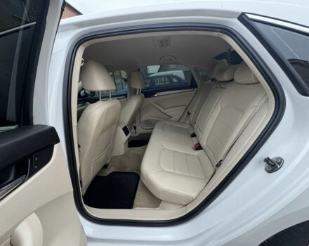 Белый Фольксваген Пассат, объемом двигателя 1.8 л и пробегом 261 тыс. км за 11500 $, фото 9 на Automoto.ua