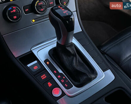 Фольксваген Пассат 2013 в Одессе на Automoto.ua Белый Фольксваген Пассат, объемом двигателя 1.98 л и пробегом 150 тыс. км за 12500 $, фото 63 на Automoto.ua