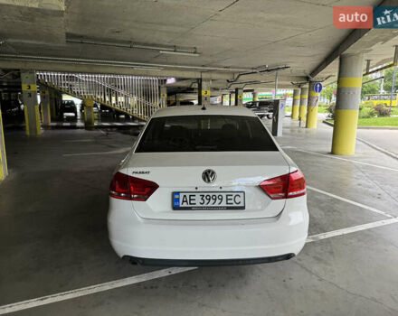Білий Фольксваген Пассат, об'ємом двигуна 2.5 л та пробігом 250 тис. км за 8700 $, фото 5 на Automoto.ua