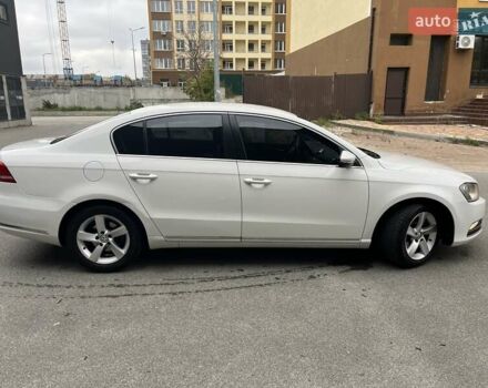 Белый Фольксваген Пассат, объемом двигателя 1.97 л и пробегом 201 тыс. км за 11900 $, фото 5 на Automoto.ua