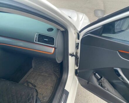 Белый Фольксваген Пассат, объемом двигателя 2.5 л и пробегом 175 тыс. км за 9900 $, фото 11 на Automoto.ua