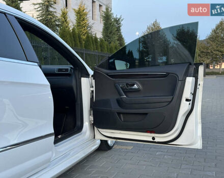 Фольксваген Пассат 2013 в Одессе на Automoto.ua Белый Фольксваген Пассат, объемом двигателя 1.98 л и пробегом 150 тыс. км за 12500 $, фото 39 на Automoto.ua