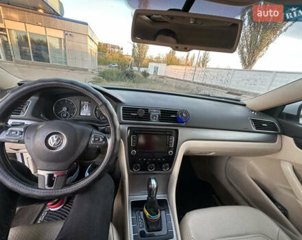 Белый Фольксваген Пассат, объемом двигателя 2.5 л и пробегом 210 тыс. км за 10000 $, фото 12 на Automoto.ua