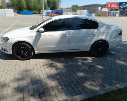 Белый Фольксваген Пассат, объемом двигателя 1.97 л и пробегом 295 тыс. км за 11800 $, фото 2 на Automoto.ua