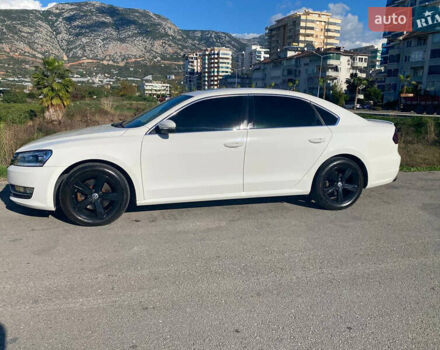 Белый Фольксваген Пассат, объемом двигателя 2.5 л и пробегом 126 тыс. км за 10600 $, фото 14 на Automoto.ua