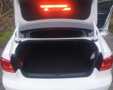 Белый Фольксваген Пассат, объемом двигателя 1.8 л и пробегом 160 тыс. км за 10700 $, фото 4 на Automoto.ua