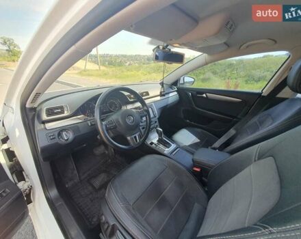 Белый Фольксваген Пассат, объемом двигателя 1.97 л и пробегом 300 тыс. км за 12000 $, фото 16 на Automoto.ua