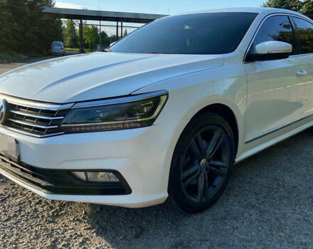 Белый Фольксваген Пассат, объемом двигателя 1.97 л и пробегом 304 тыс. км за 11400 $, фото 3 на Automoto.ua