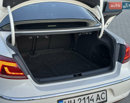 Фольксваген Пассат 2013 в Одессе на Automoto.ua Белый Фольксваген Пассат, объемом двигателя 1.98 л и пробегом 150 тыс. км за 12500 $, фото 27 на Automoto.ua