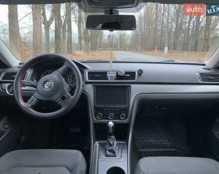 Белый Фольксваген Пассат, объемом двигателя 2.5 л и пробегом 121 тыс. км за 9800 $, фото 9 на Automoto.ua