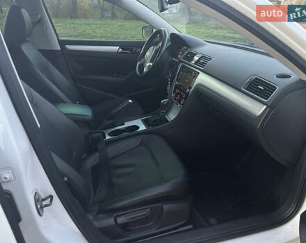 Фольксваген Пассат 2013 в Новоукраинке на Automoto.ua Белый Фольксваген Пассат, объемом двигателя 1.97 л и пробегом 181 тыс. км за 13300 $, фото 8 на Automoto.ua