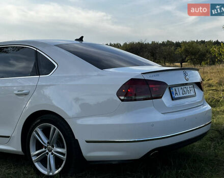 Фольксваген Пассат 2013 в Вышгороде на Automoto.ua Белый Фольксваген Пассат, объемом двигателя 1.97 л и пробегом 102 тыс. км за 14000 $, фото 7 на Automoto.ua