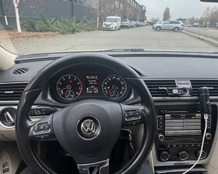 Белый Фольксваген Пассат, объемом двигателя 2.48 л и пробегом 260 тыс. км за 9500 $, фото 1 на Automoto.ua