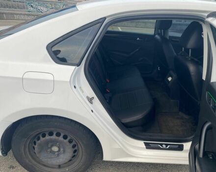 Белый Фольксваген Пассат, объемом двигателя 2.5 л и пробегом 175 тыс. км за 9900 $, фото 18 на Automoto.ua