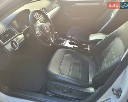 Белый Фольксваген Пассат, объемом двигателя 2.5 л и пробегом 278 тыс. км за 9300 $, фото 5 на Automoto.ua