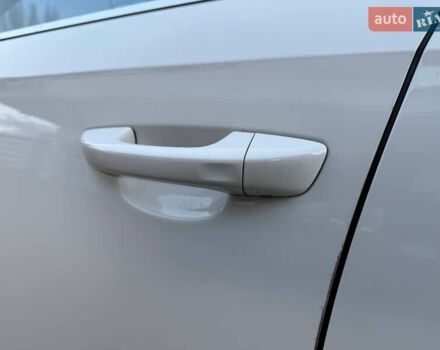 Белый Фольксваген Пассат, объемом двигателя 2 л и пробегом 154 тыс. км за 13200 $, фото 19 на Automoto.ua