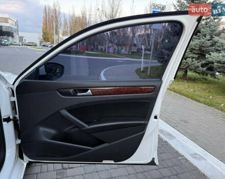 Белый Фольксваген Пассат, объемом двигателя 2 л и пробегом 154 тыс. км за 13200 $, фото 53 на Automoto.ua