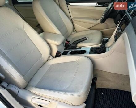 Білий Фольксваген Пассат, об'ємом двигуна 2.5 л та пробігом 159 тис. км за 10990 $, фото 19 на Automoto.ua