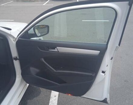 Білий Фольксваген Пассат, об'ємом двигуна 2.5 л та пробігом 174 тис. км за 11700 $, фото 22 на Automoto.ua