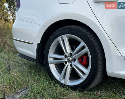 Фольксваген Пассат 2013 в Вышгороде на Automoto.ua Белый Фольксваген Пассат, объемом двигателя 1.97 л и пробегом 102 тыс. км за 14000 $, фото 14 на Automoto.ua