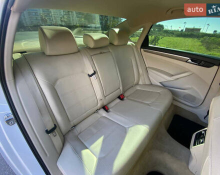 Белый Фольксваген Пассат, объемом двигателя 2.5 л и пробегом 126 тыс. км за 10600 $, фото 42 на Automoto.ua