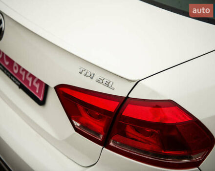 Білий Фольксваген Пассат, об'ємом двигуна 2 л та пробігом 205 тис. км за 12999 $, фото 5 на Automoto.ua