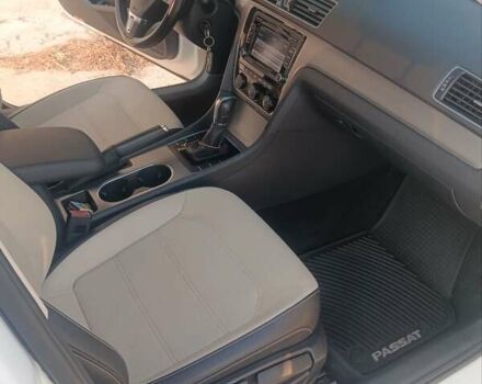 Белый Фольксваген Пассат, объемом двигателя 1.8 л и пробегом 212 тыс. км за 11000 $, фото 6 на Automoto.ua