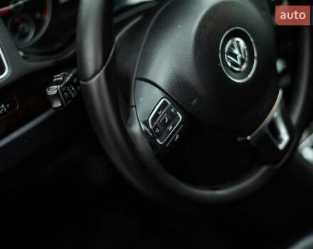 Білий Фольксваген Пассат, об'ємом двигуна 2 л та пробігом 205 тис. км за 12999 $, фото 12 на Automoto.ua