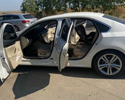 Білий Фольксваген Пассат, об'ємом двигуна 2 л та пробігом 220 тис. км за 12000 $, фото 5 на Automoto.ua