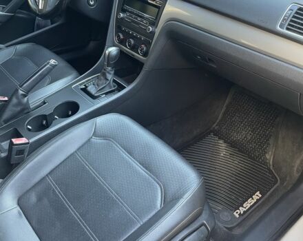 Белый Фольксваген Пассат, объемом двигателя 1.8 л и пробегом 165 тыс. км за 11500 $, фото 6 на Automoto.ua